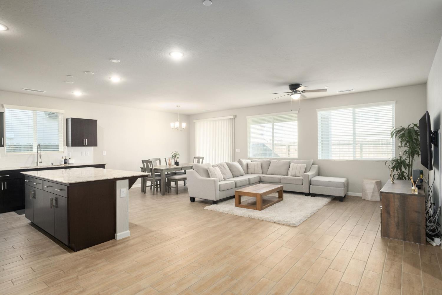 502 Traverse Dr S, Madera, CA 93636