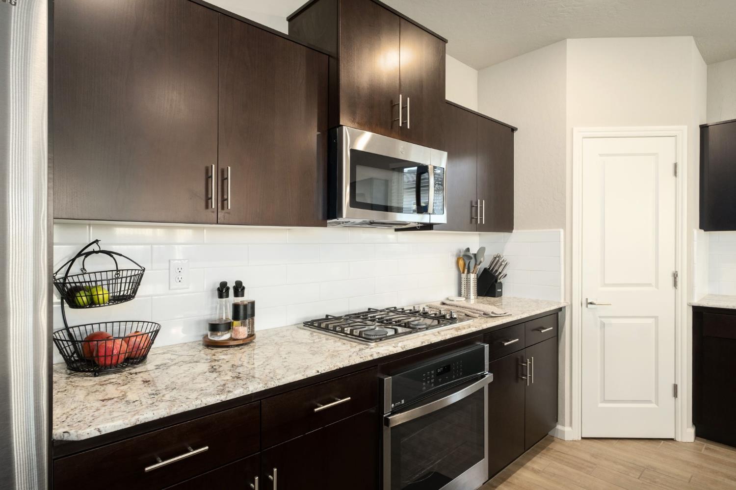 502 Traverse Dr S, Madera, CA 93636