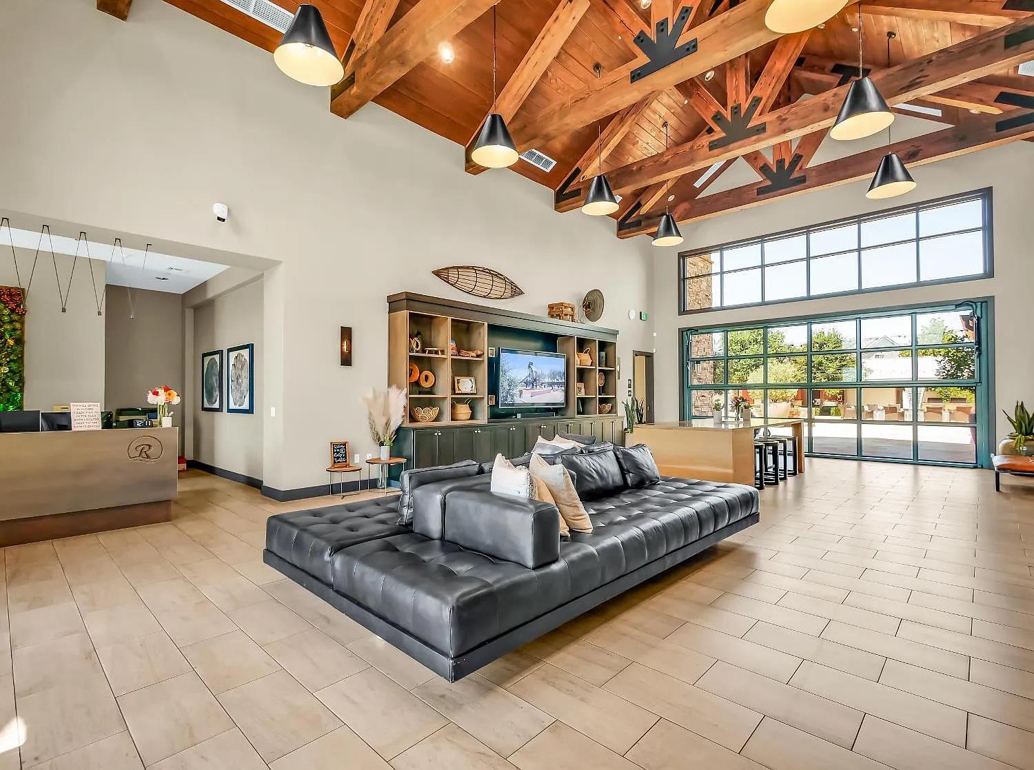 502 Traverse Dr S, Madera, CA 93636