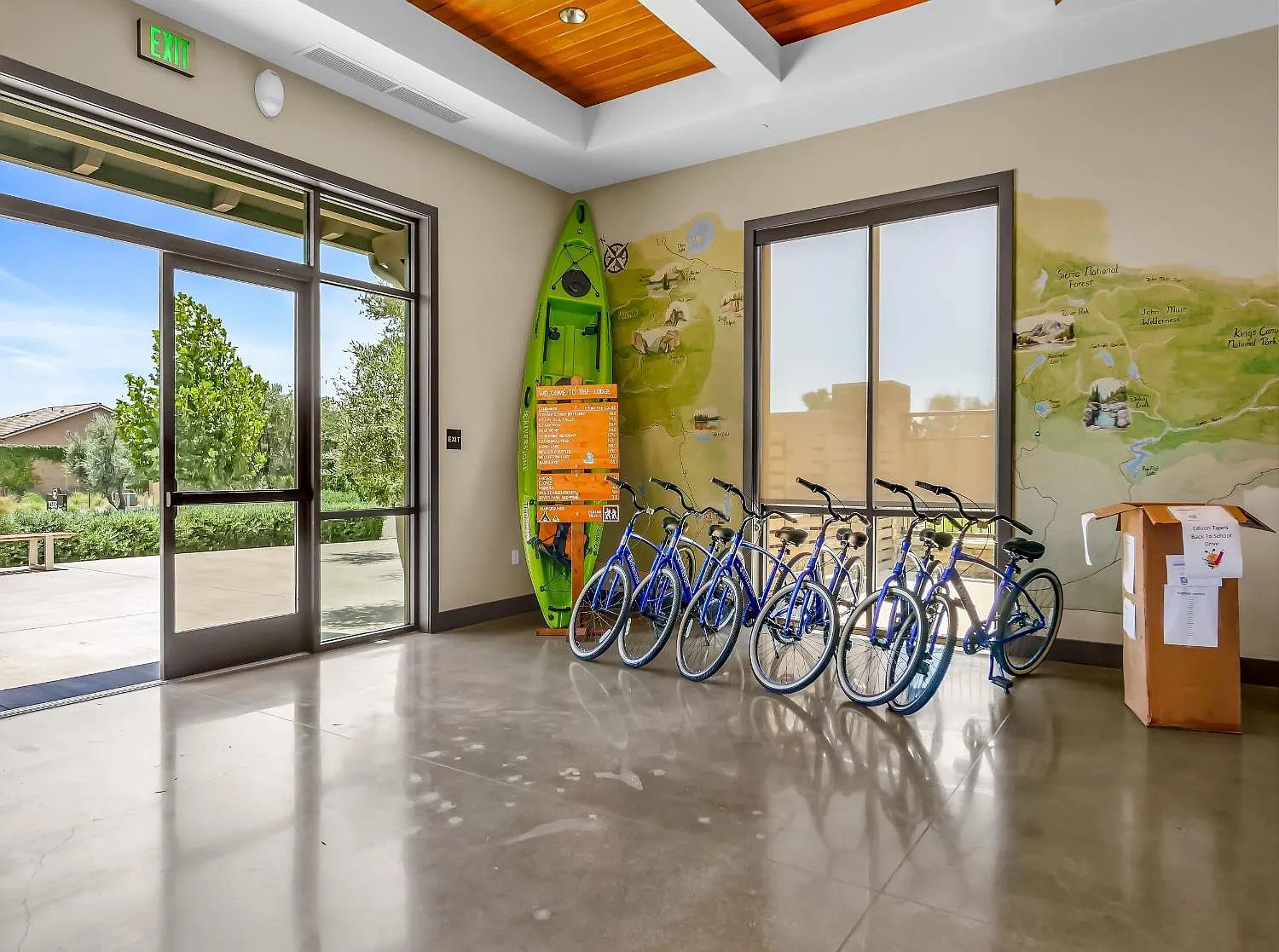 502 Traverse Dr S, Madera, CA 93636